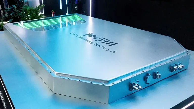Chinese Solar Giants Pivot to Batteries as Panel Margins Come Under Pressure