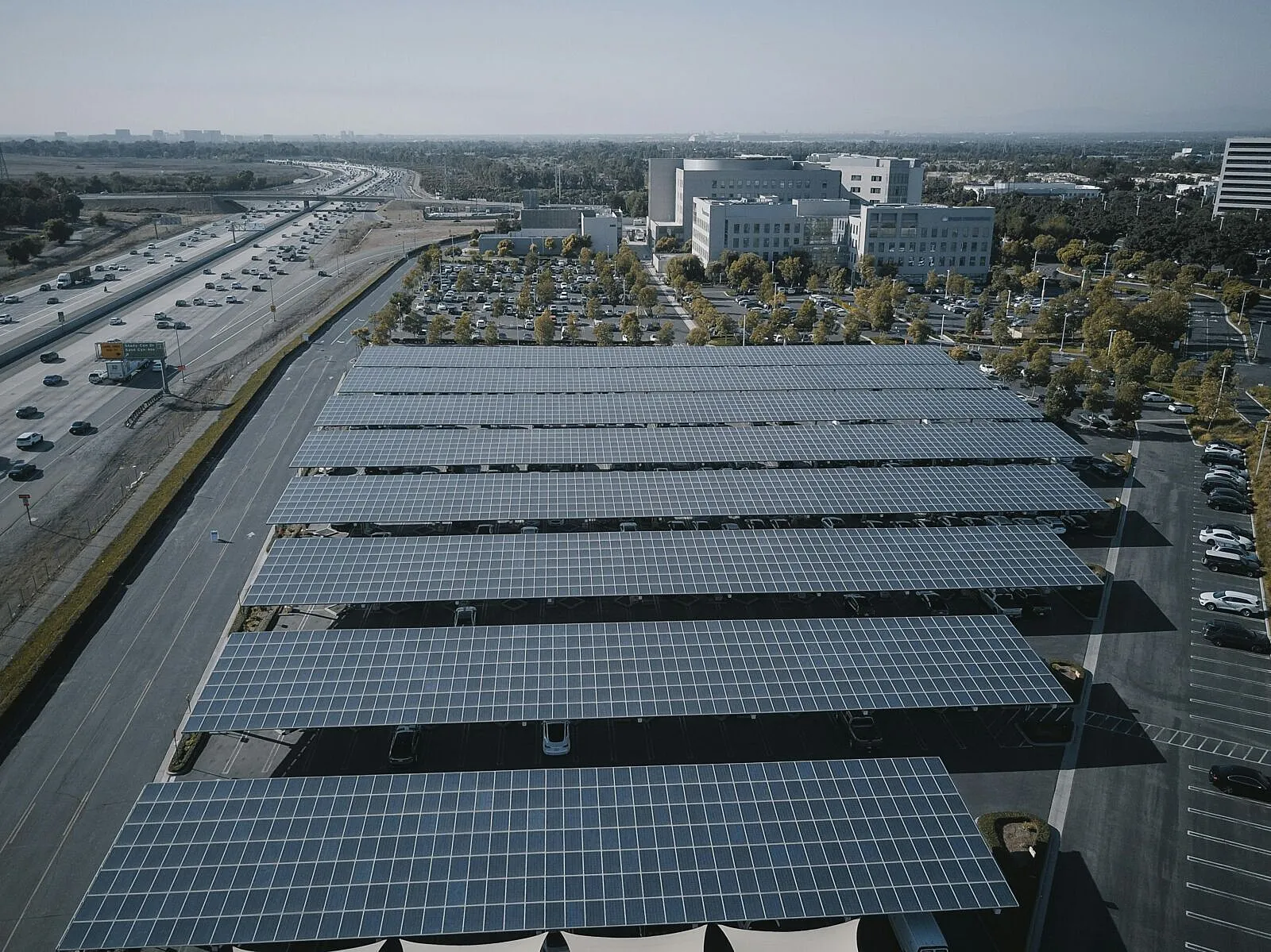 South Africa’s solar surge powers 15% electricity, driving coal share down to 68%