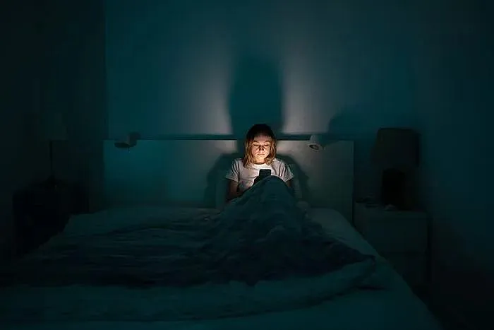 Heat, Light, and Indoor Noise Are Associated With Poorer Young Adult Sleep
