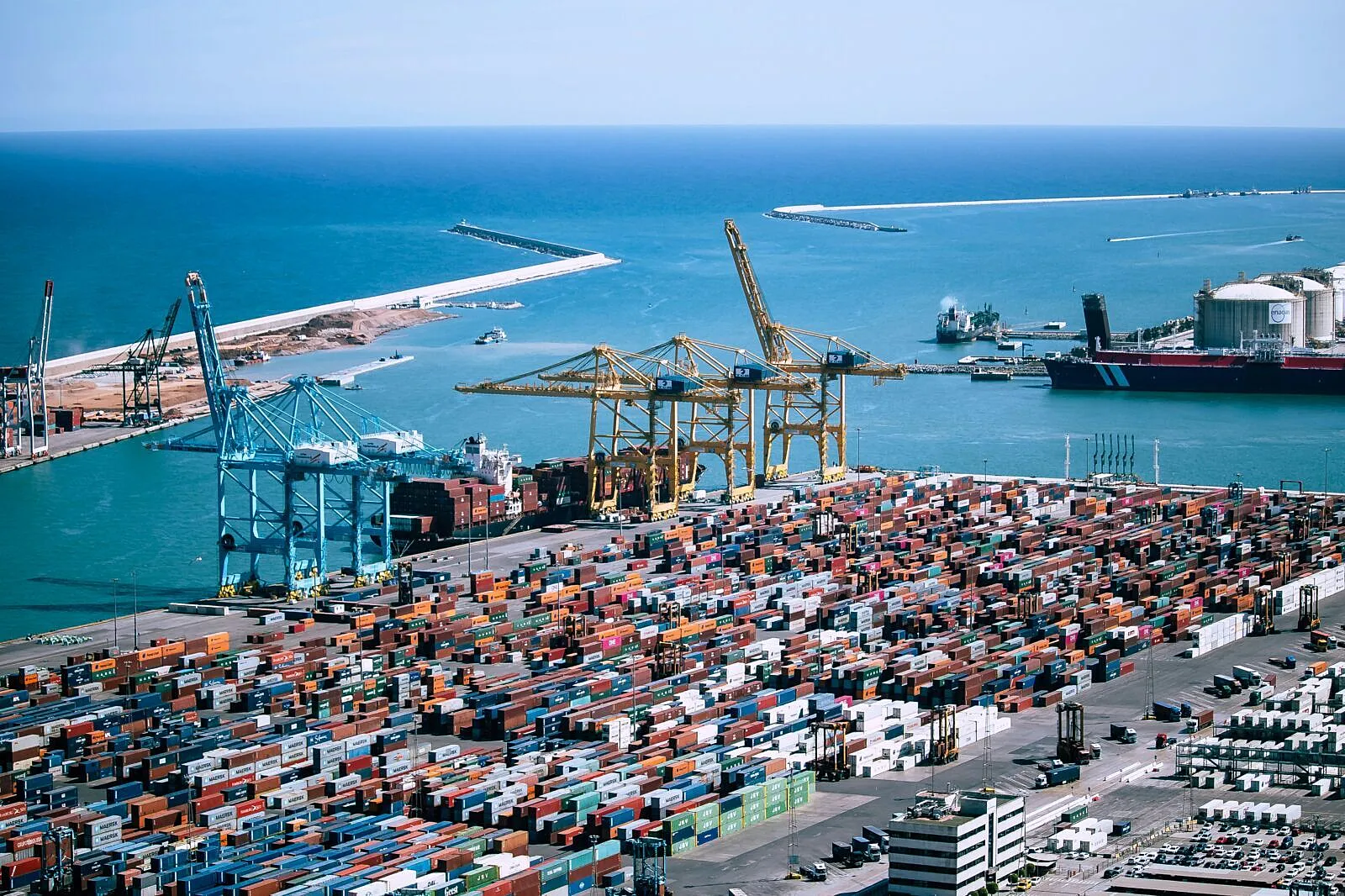 Resilient numbers, broken promises. World economy tests Africa's resolve, imagination, alliances