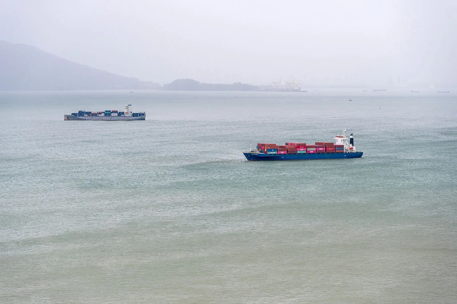 Cleaner Shipping Fuels May Intensify Coral Heat Stress Risks