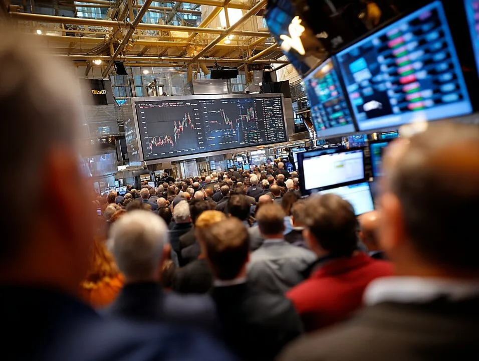 Investment Slowdown Threatens EMDE Growth as Reform Window Narrows